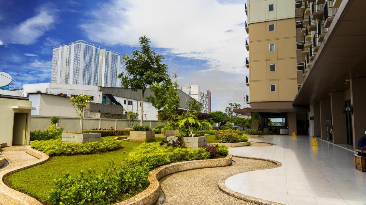 Azalea Suites Cikarang By Jayakarta Group Eksteriør billede