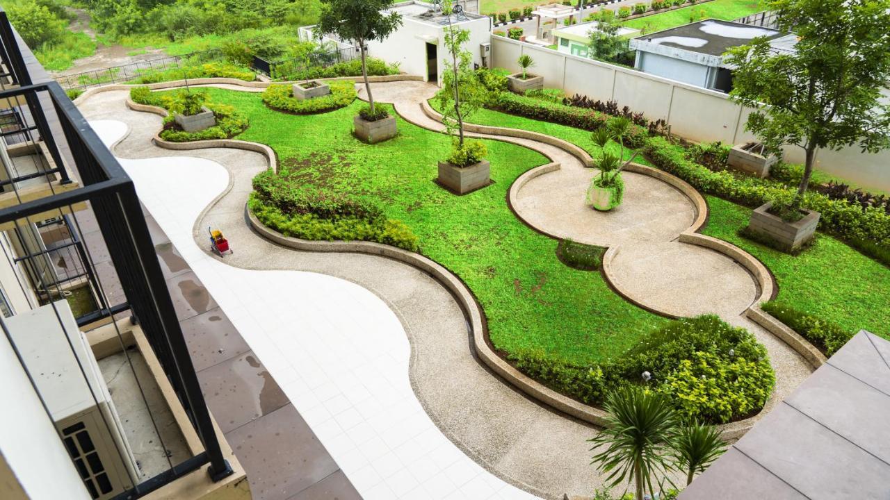Azalea Suites Cikarang By Jayakarta Group Eksteriør billede