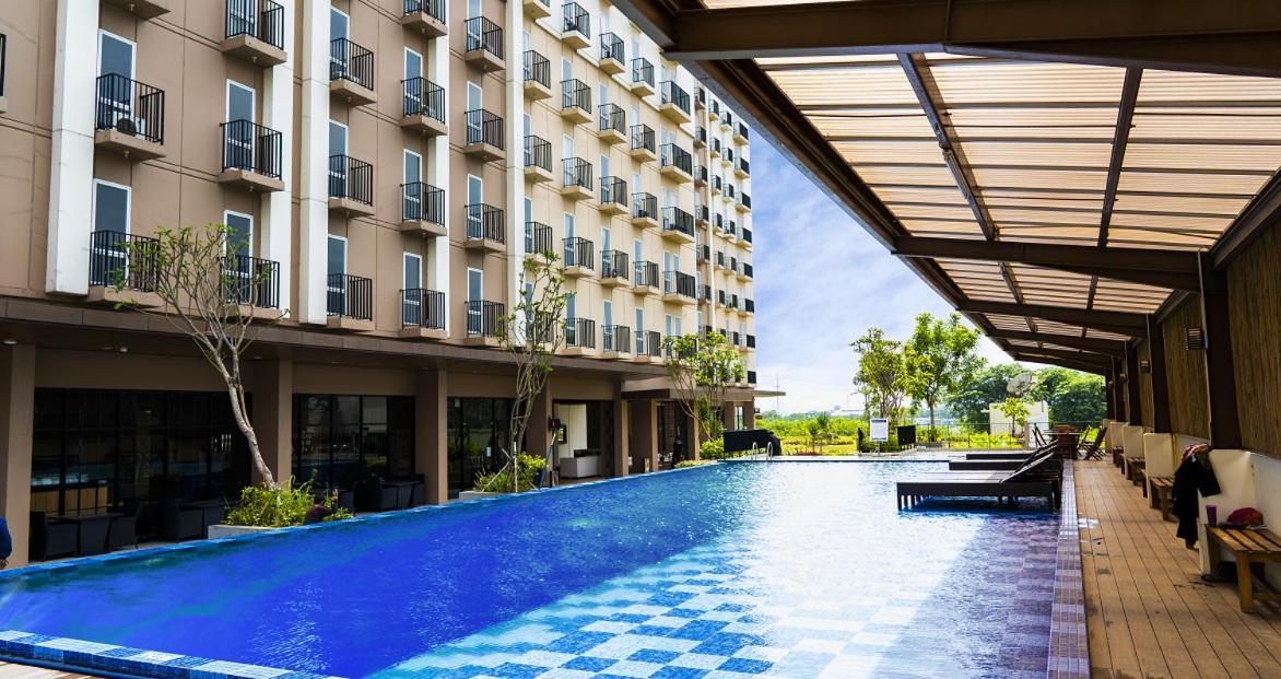Azalea Suites Cikarang By Jayakarta Group Eksteriør billede