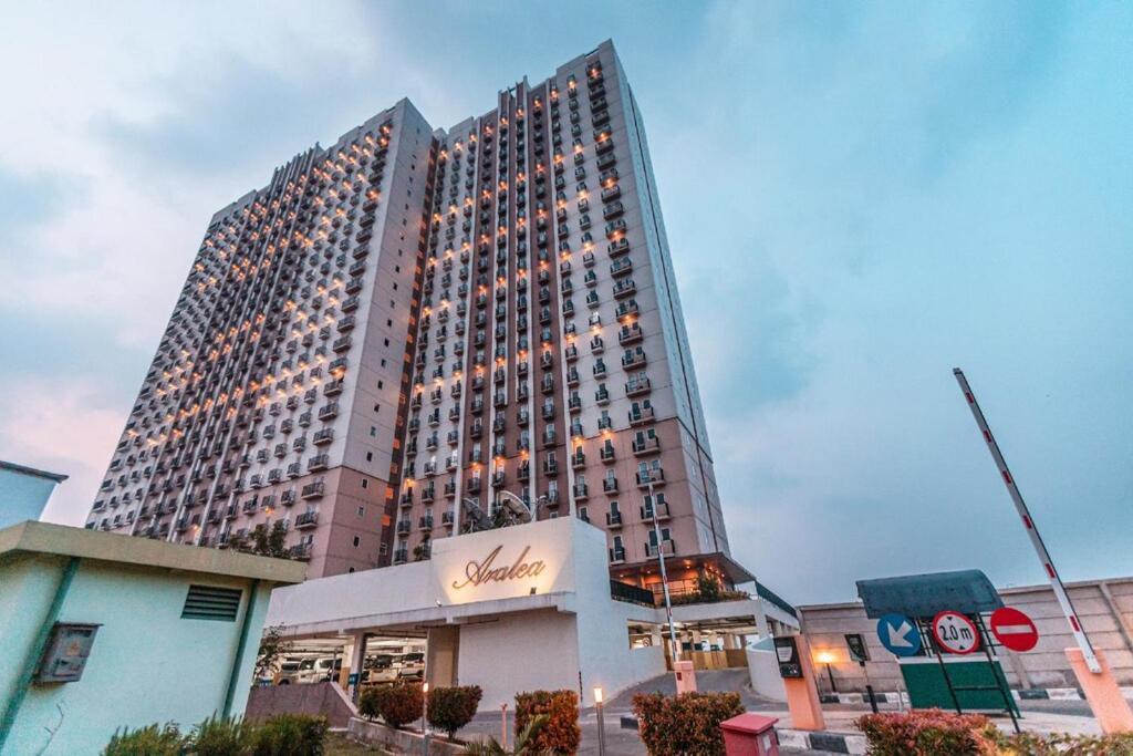 Azalea Suites Cikarang By Jayakarta Group Eksteriør billede