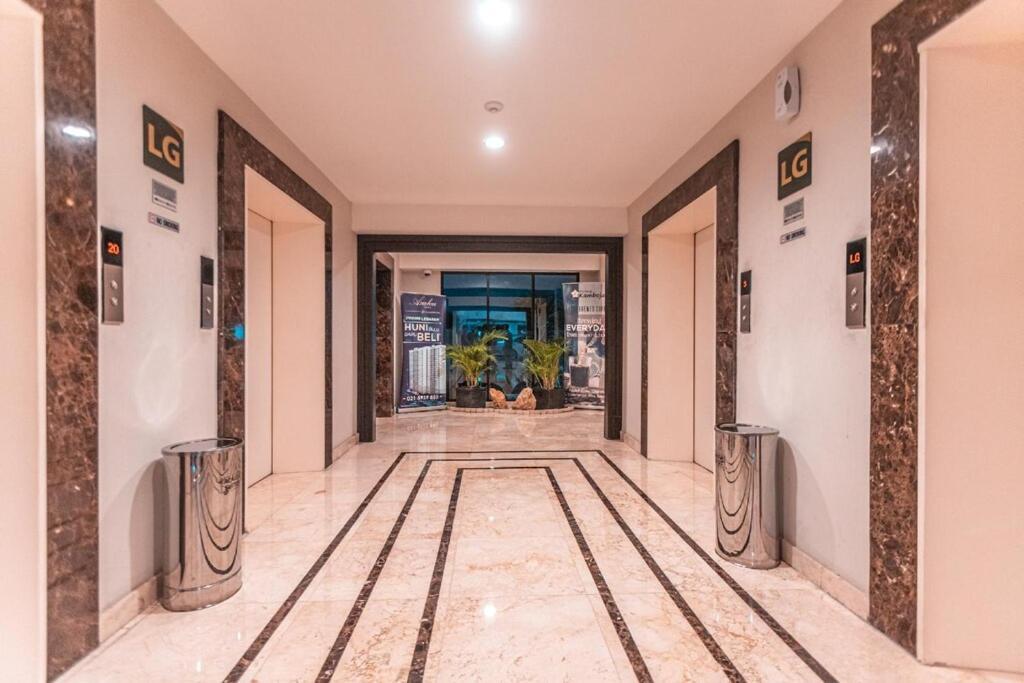Azalea Suites Cikarang By Jayakarta Group Eksteriør billede